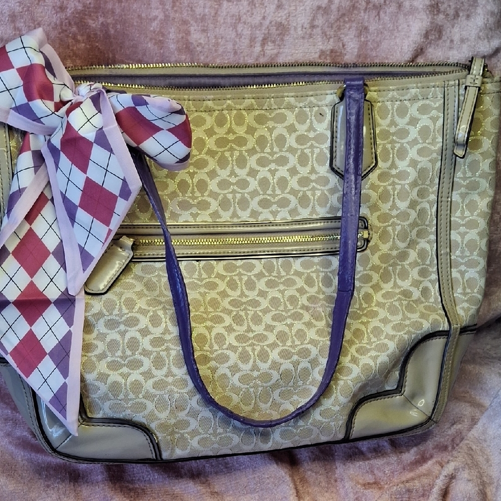 Vtg Coach Beige Signature Canvas Tote w/ Purple Trim and Pink-White Argyle Scarf